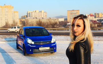 Картинка автомобили -авто+с+девушками nissan note intigriti