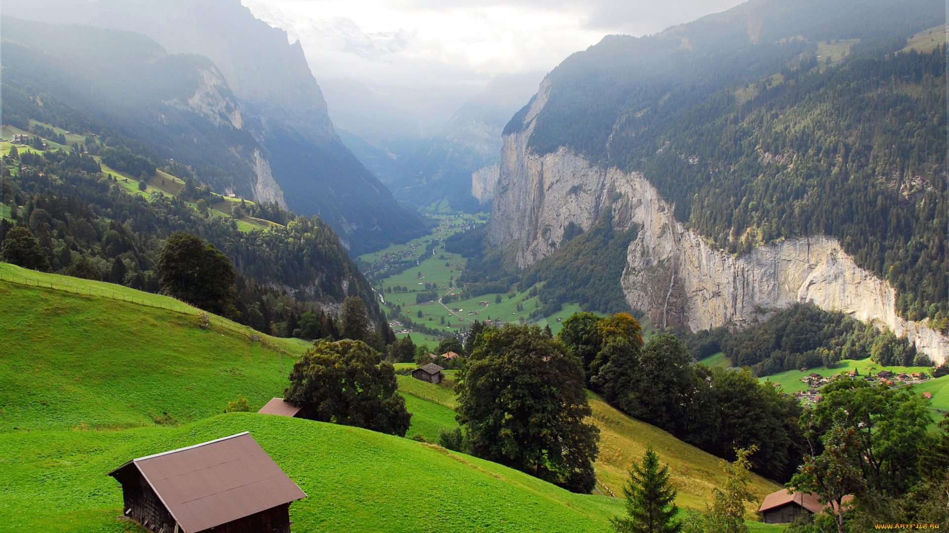 природа, горы, lauterbrunnen, панорама, дымка, домики, деревня, долина, ущелье, деревья, скалы, швейцария