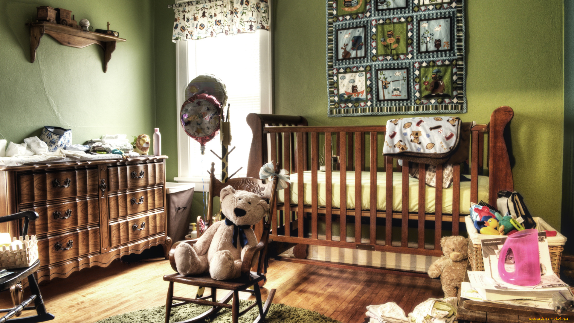 интерьер, детская, комната, игрушки, коврик, комод, кроватка