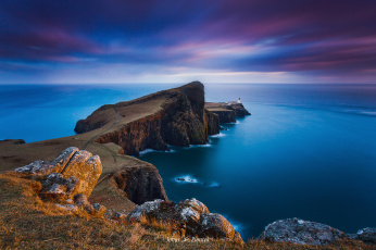 Картинка природа маяки шотландия neist point архипелаг внутренние гебриды остров скай на краю маяк вечер