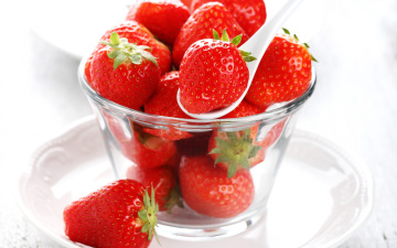 Картинка еда клубника +земляника ложка ягоды strawberry