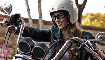 Картинка мотоциклы мото+с+девушкой шлем