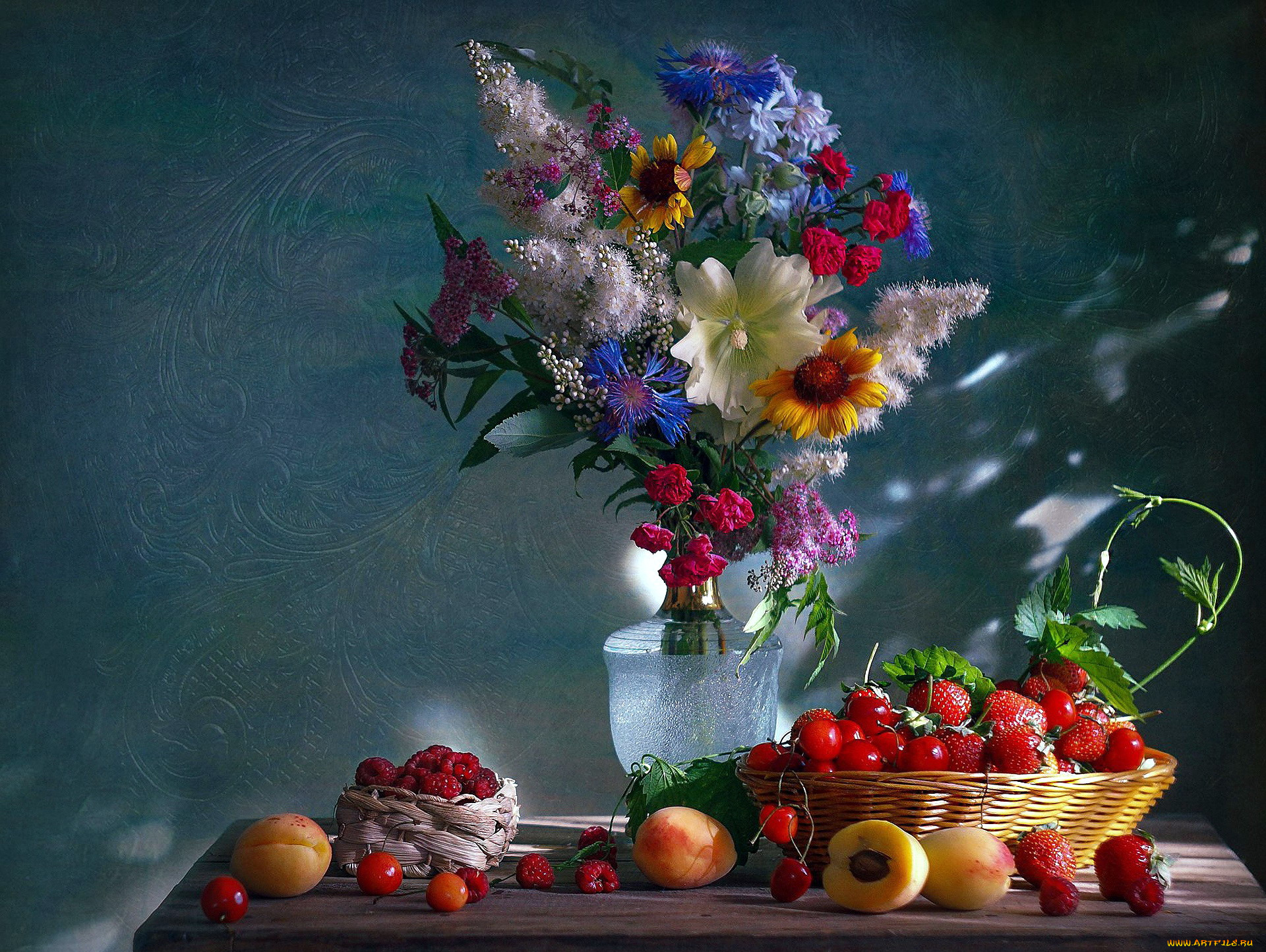 еда, фрукты, , ягоды, букет, цветы, малина, клубника, вишни, абрикосы