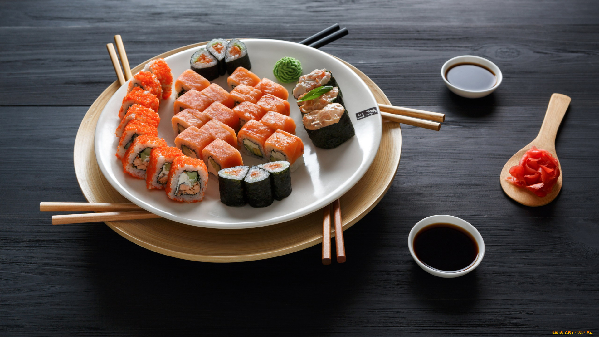 еда, рыба, , морепродукты, , суши, , роллы, японская, кухня, роллы, суши, имбирь, васаби, соус
