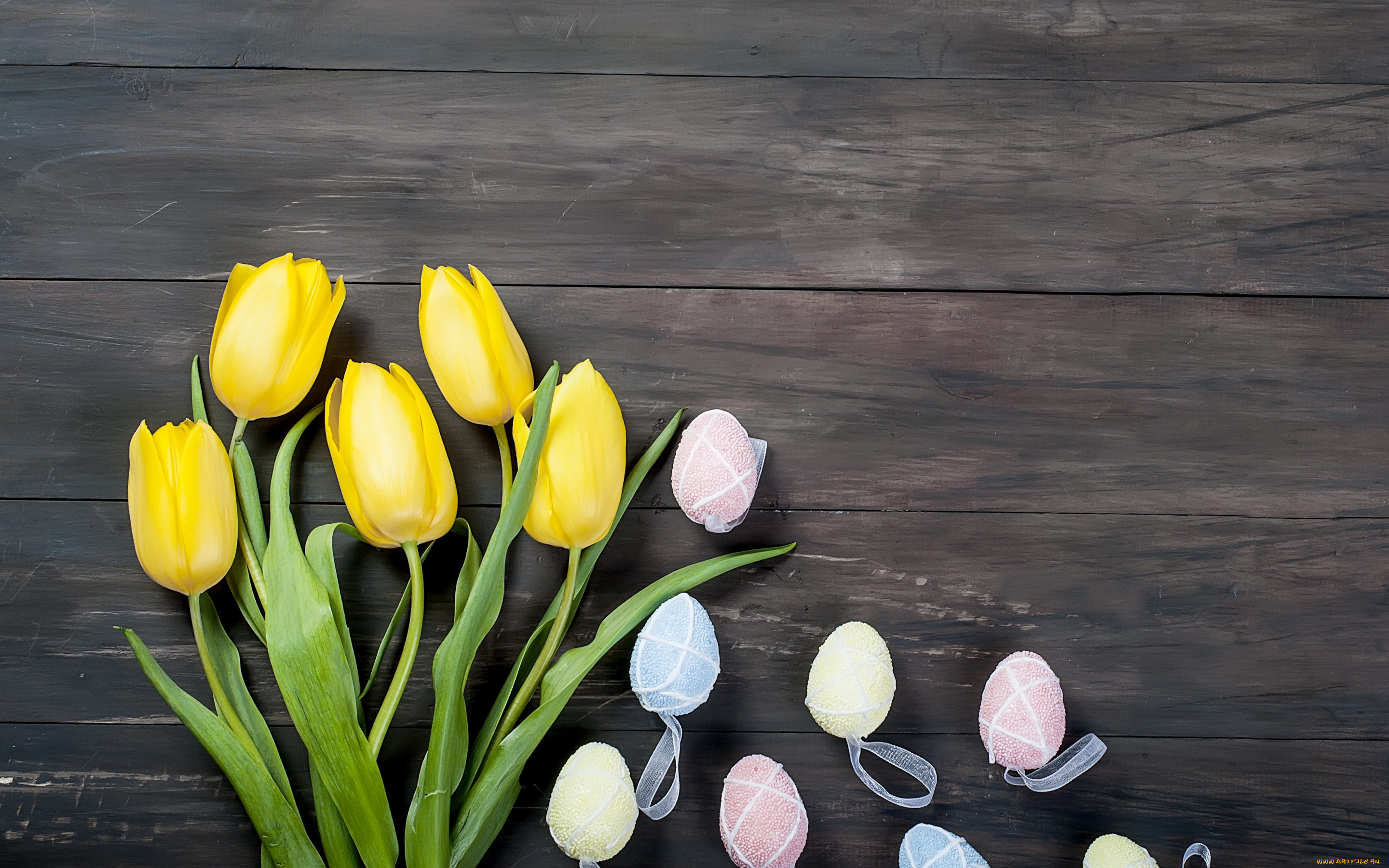 праздничные, пасха, цветы, яйца, букет, тюльпаны, happy, yellow, wood, flowers, tulips, easter, eggs, decoration