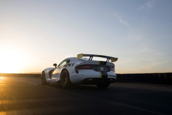 Картинка автомобили dodge 2015г viper gtc