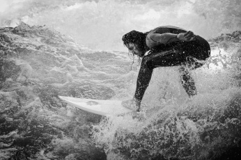 Картинка спорт серфинг брызги парень сёрфинг вода
