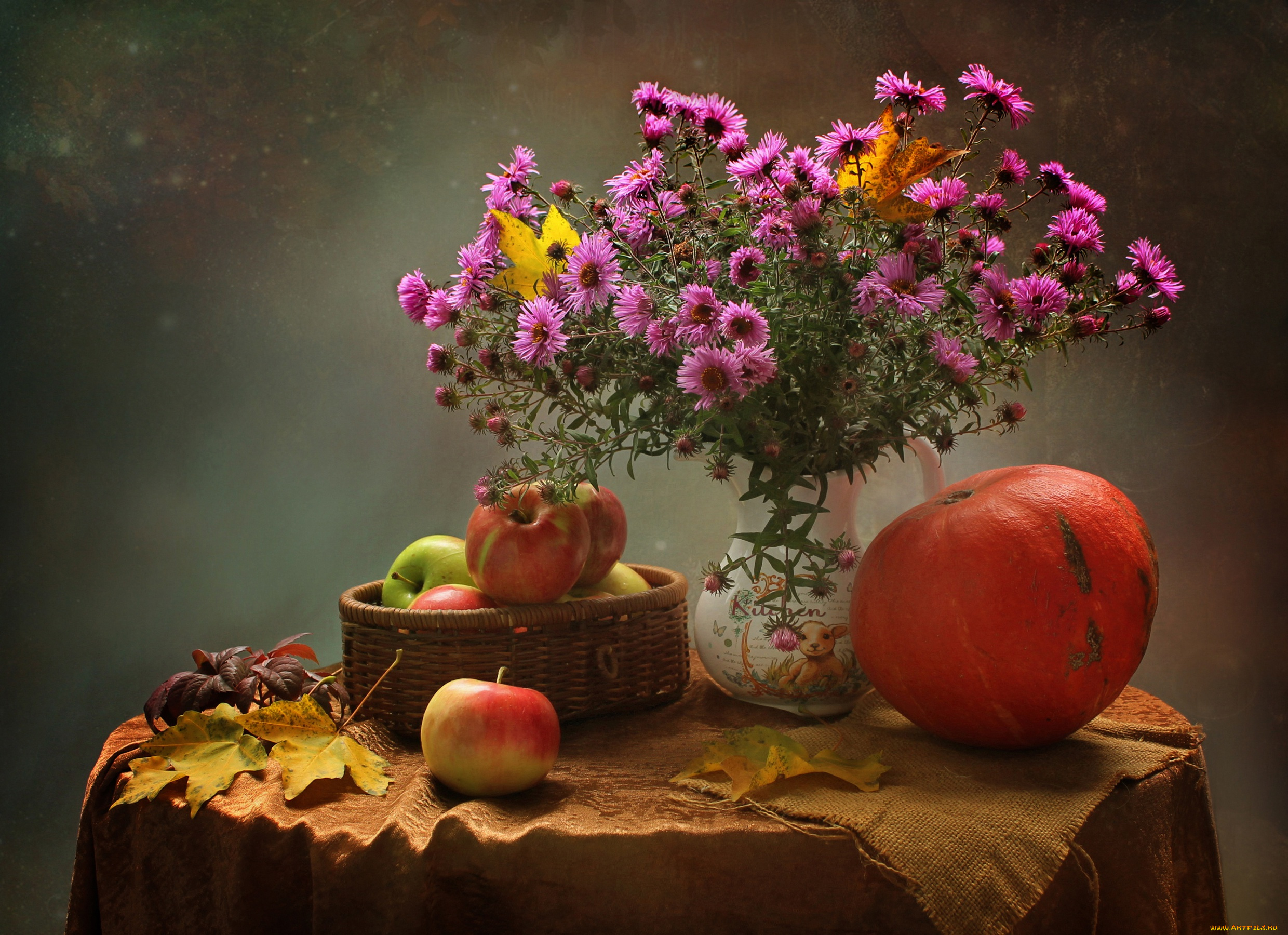 еда, натюрморт, осень, листья, цветы, стол, фон, яблоки, букет, тыква, ваза, скатерть, астры