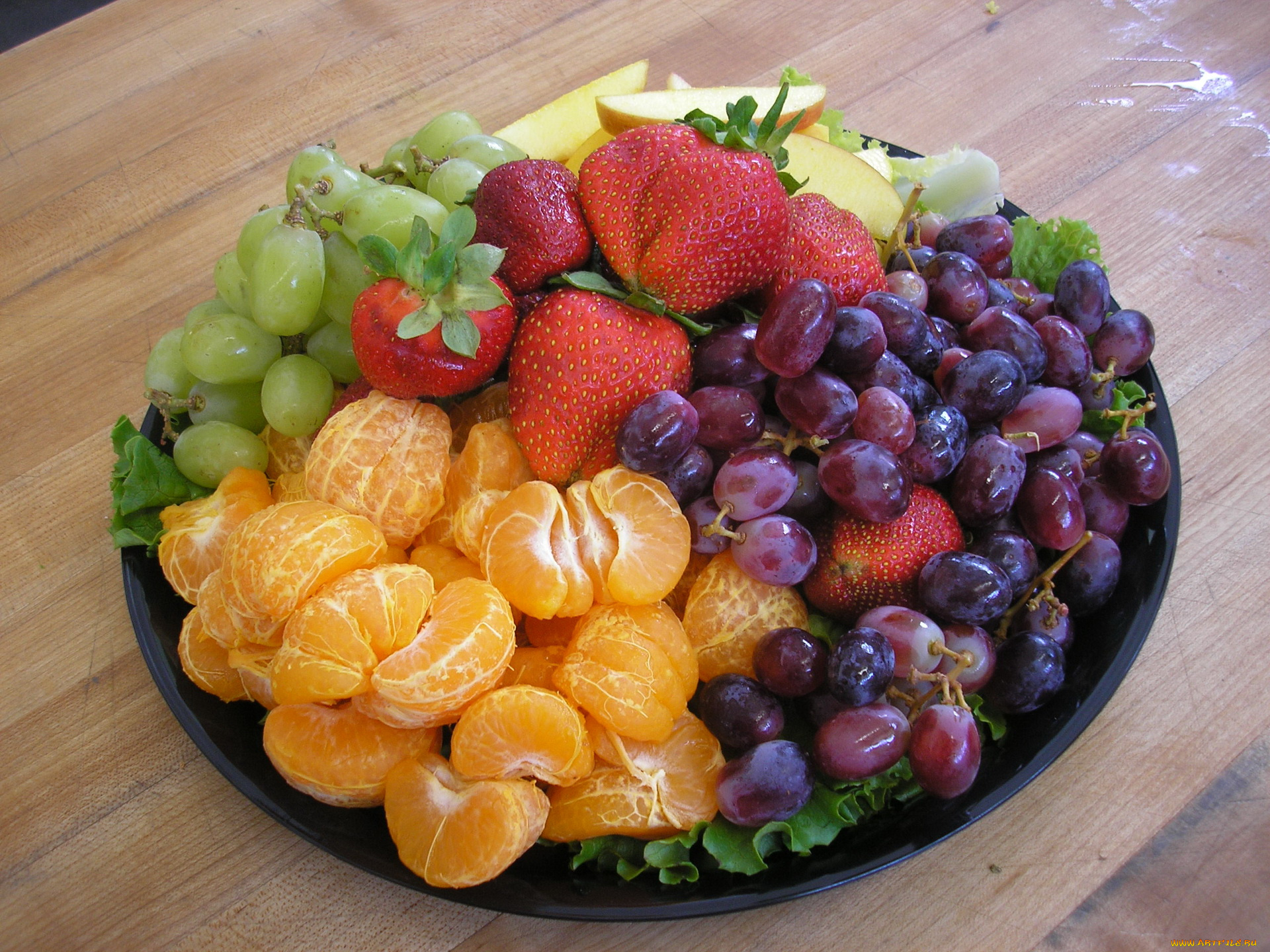 еда, фрукты, ягоды, клубника, мандарины, виноград, дыня