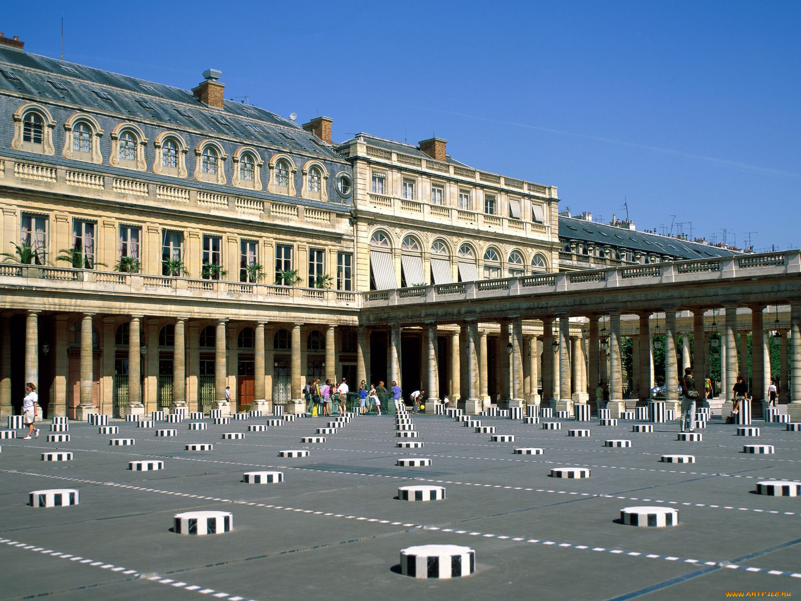 in, the, courtyard, palais, royal, paris, france, города