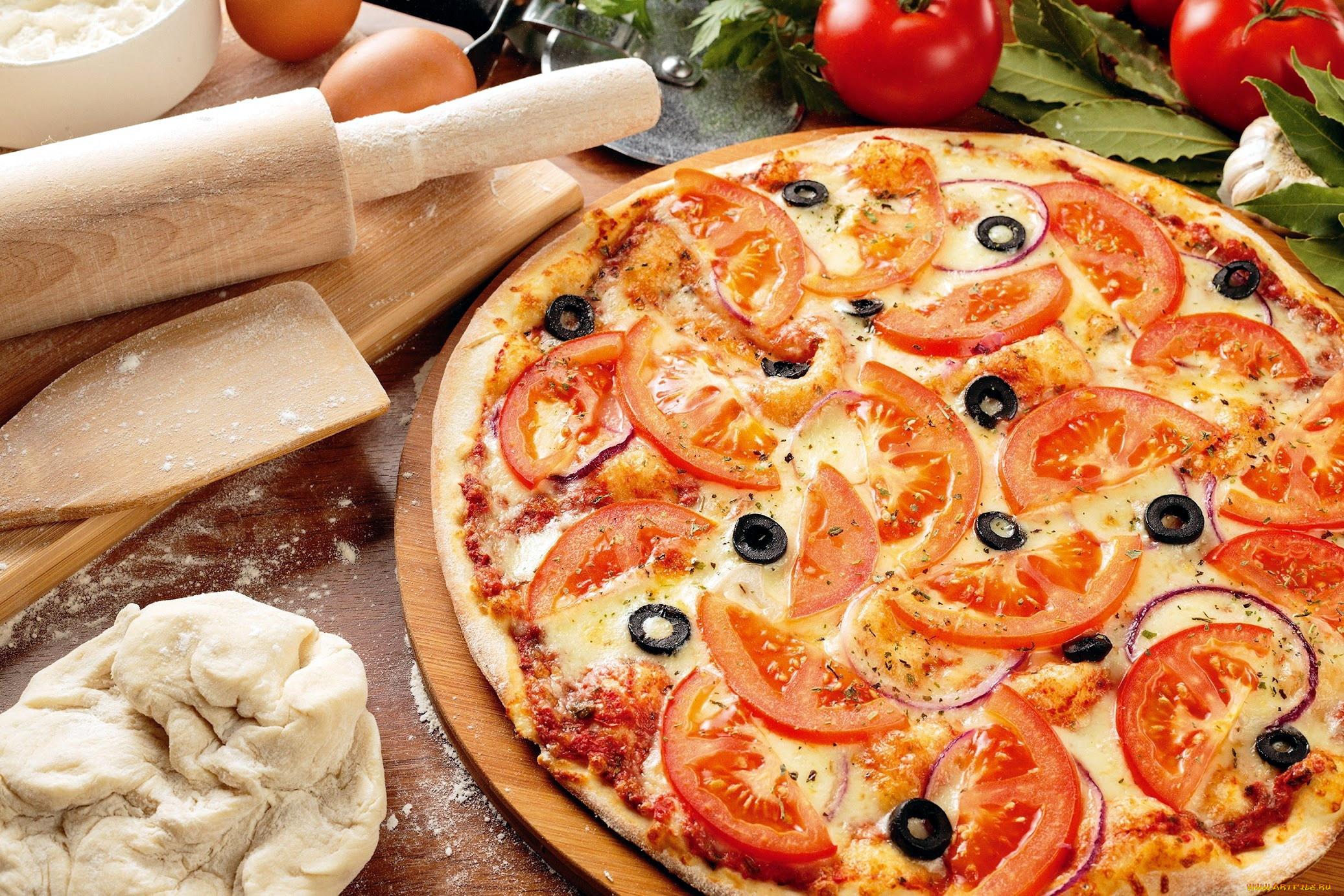 еда, пицца, тесто, помидоры, сыр, маслины, томаты