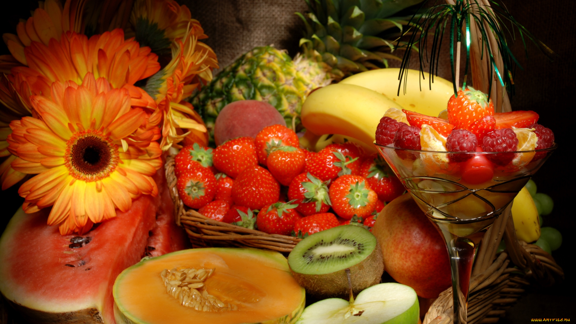 еда, фрукты, ягоды, дыня, клубника, герберы, киви