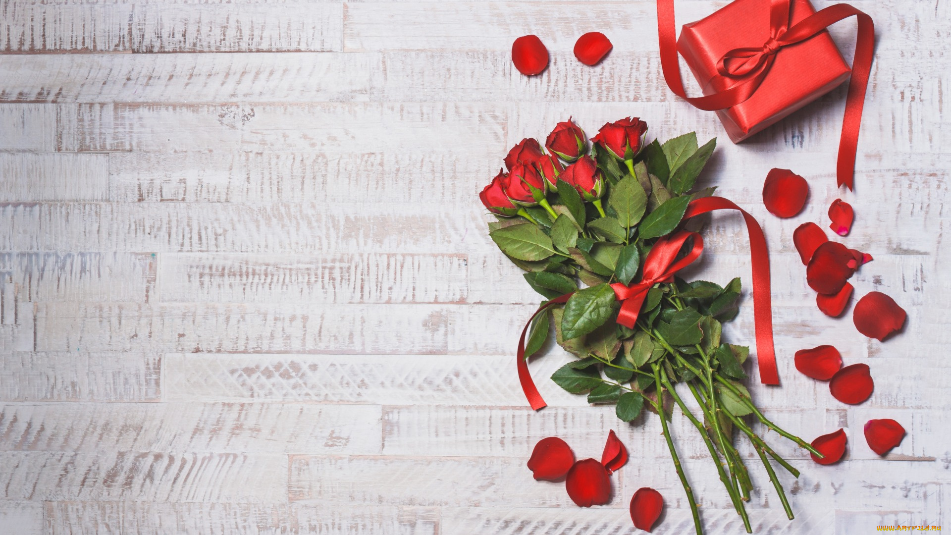 праздничные, день, святого, валентина, , сердечки, , любовь, roses, gift, valentine's, day, hearts, красные, розы, romantic, wood, love, red