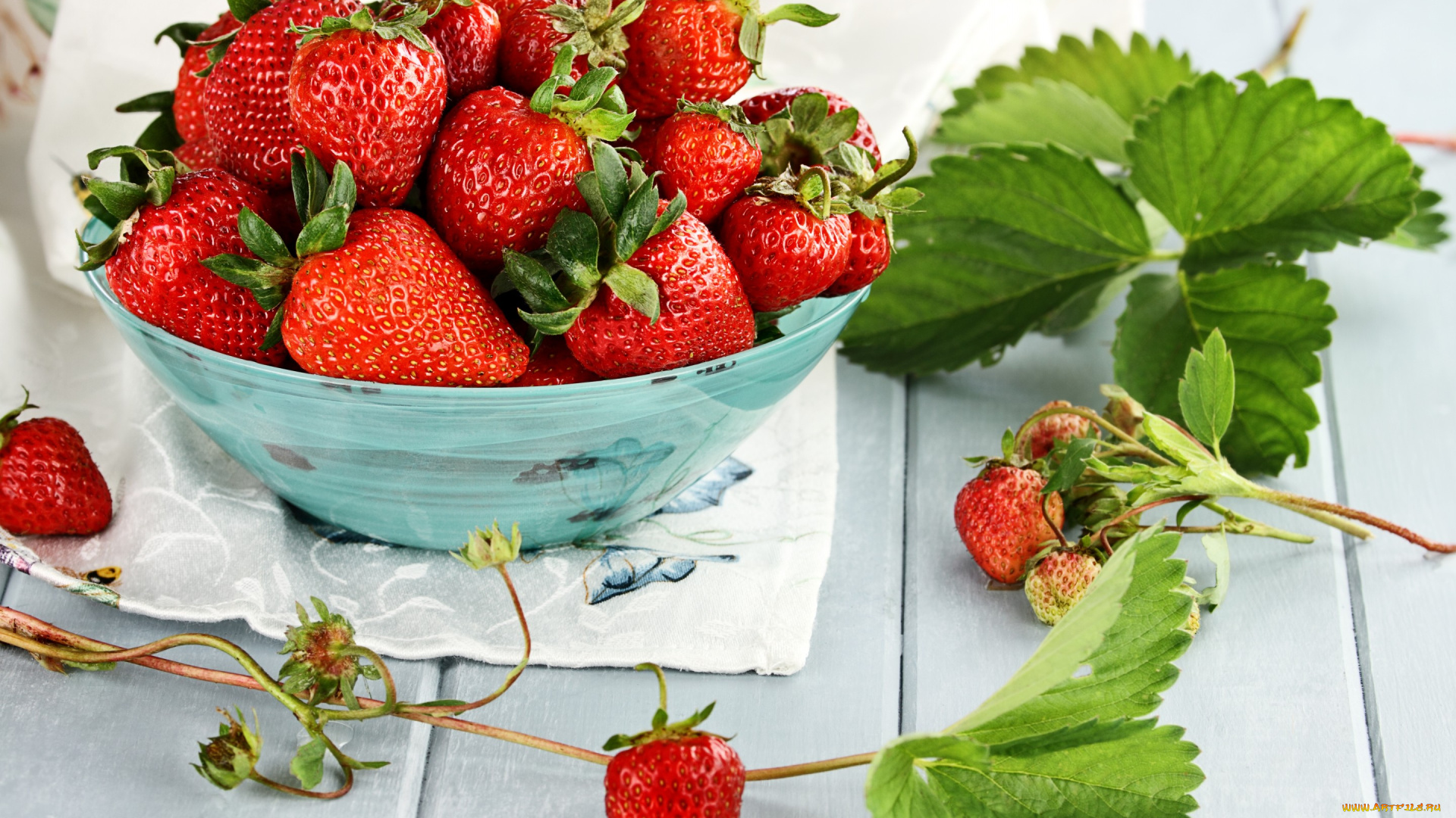 еда, клубника, , земляника, ягоды, спелая, миска, листья, красные, berries, fresh, strawberry
