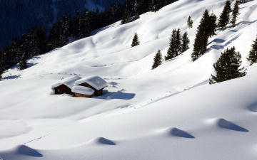 Картинка природа зима горы снег дом склон