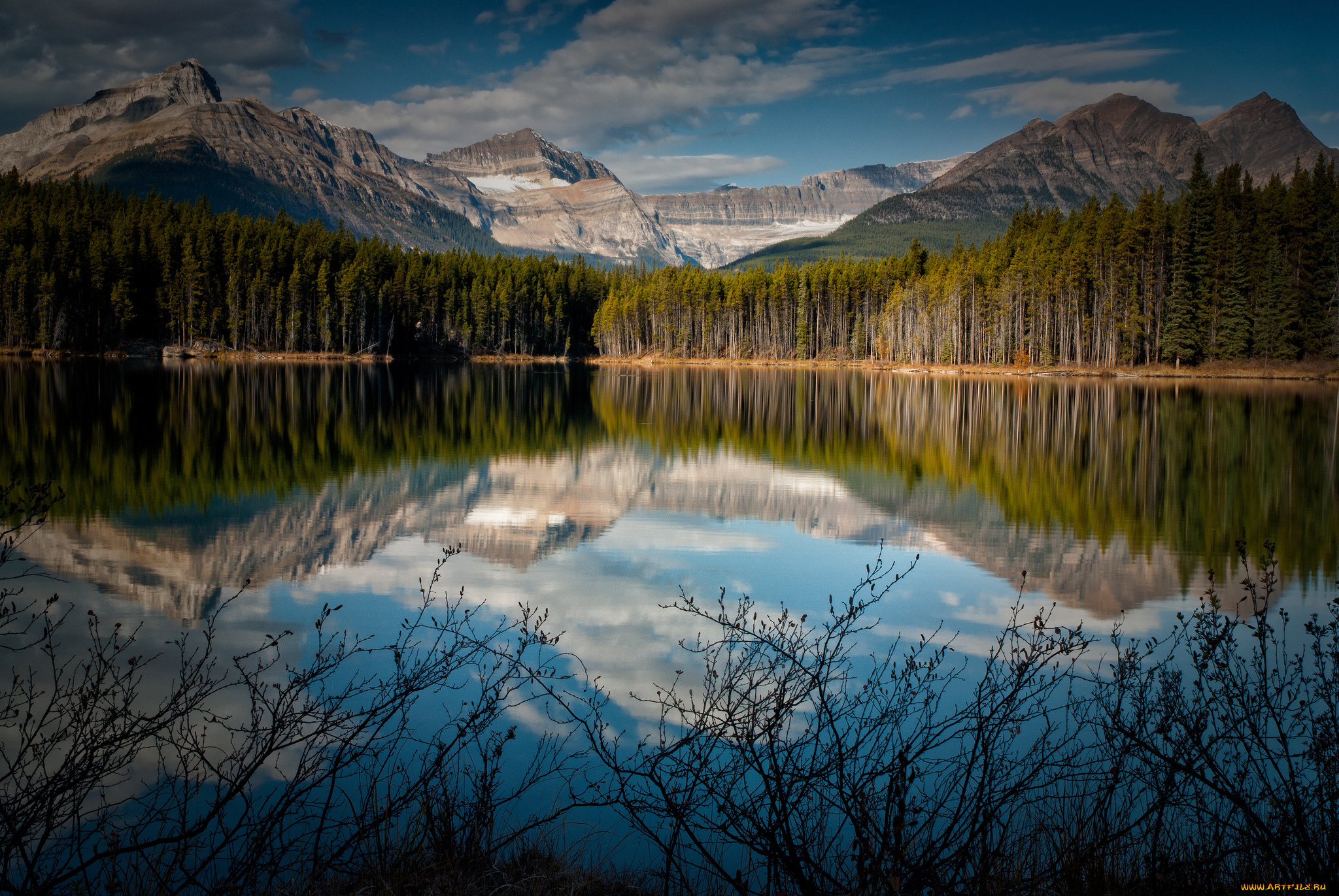 природа, реки, озера, лес, канада, озеро, горы, отражение, кусты