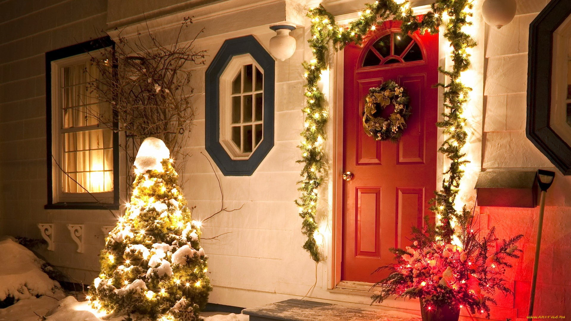 праздничные, новогодние, пейзажи, ёлка, украшения, дверь, окна, особняк, дом, снег