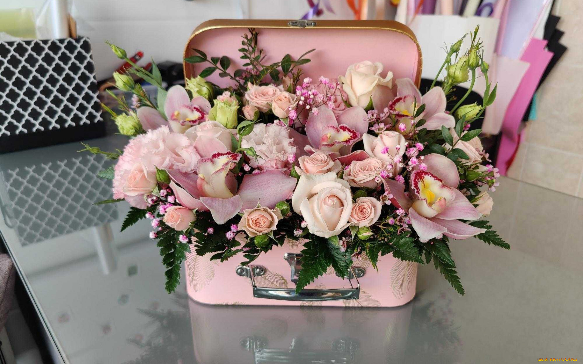 цветы, букеты, , композиции, чемоданчик, букет, розы, орхидеи