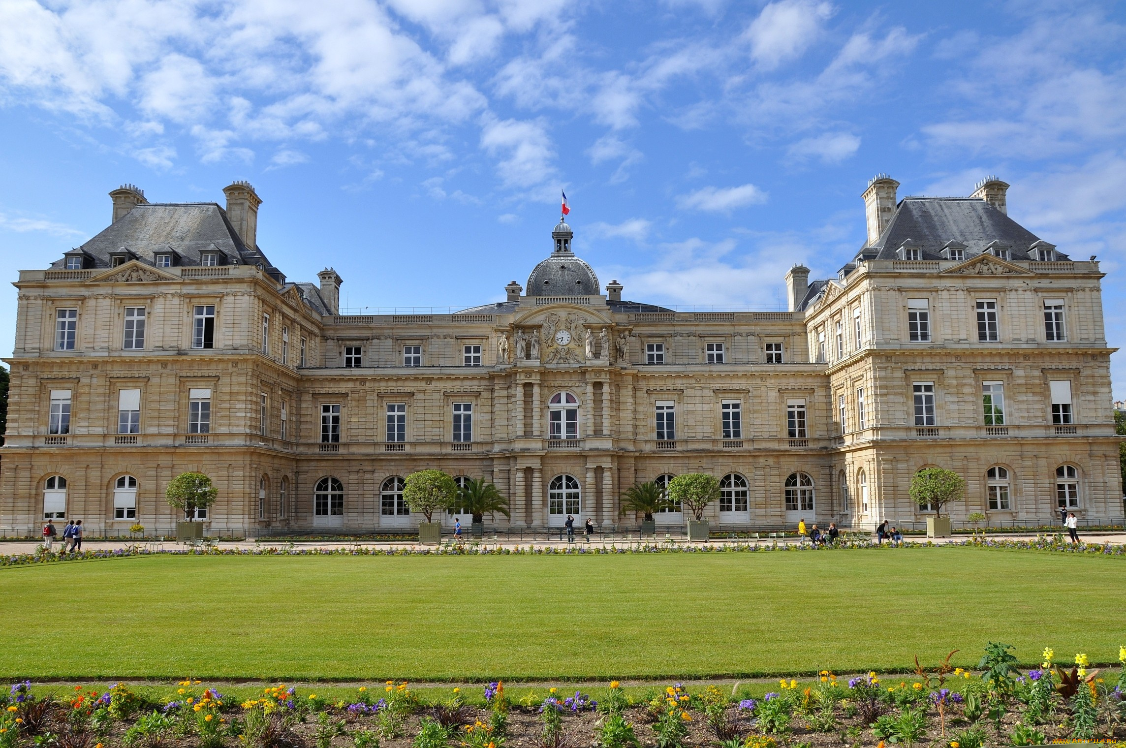 люксембургский, дворец, париж, города, франция, флаг, окна, часы, газон