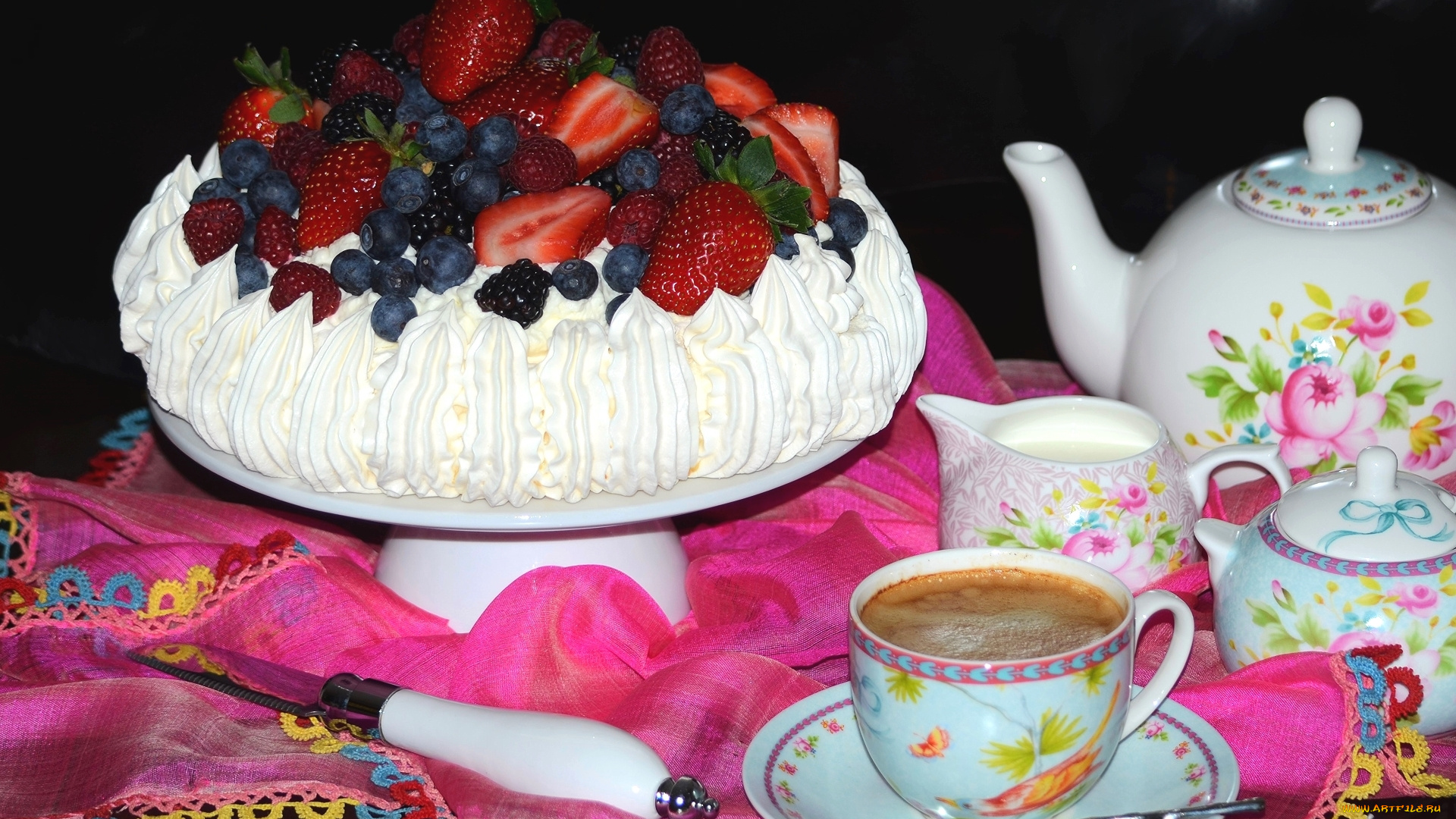 еда, торты, кофе, посуда, десерт, торт, павлова, безе, малина, голубика, клубника, ягоды