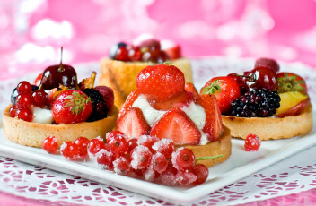 Картинка еда пирожные кексы печенье тарталетки ягоды