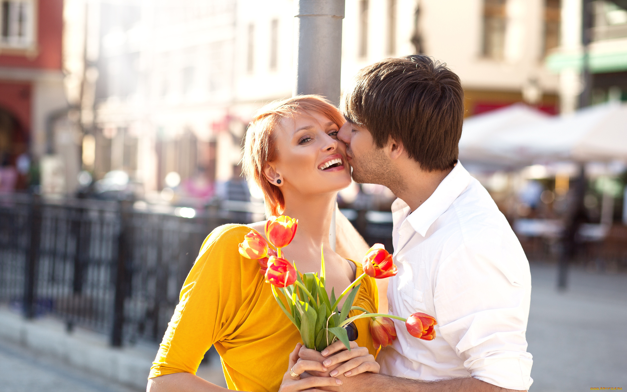 разное, мужчина, женщина, тюльпаны, поцелуй, влюбленные
