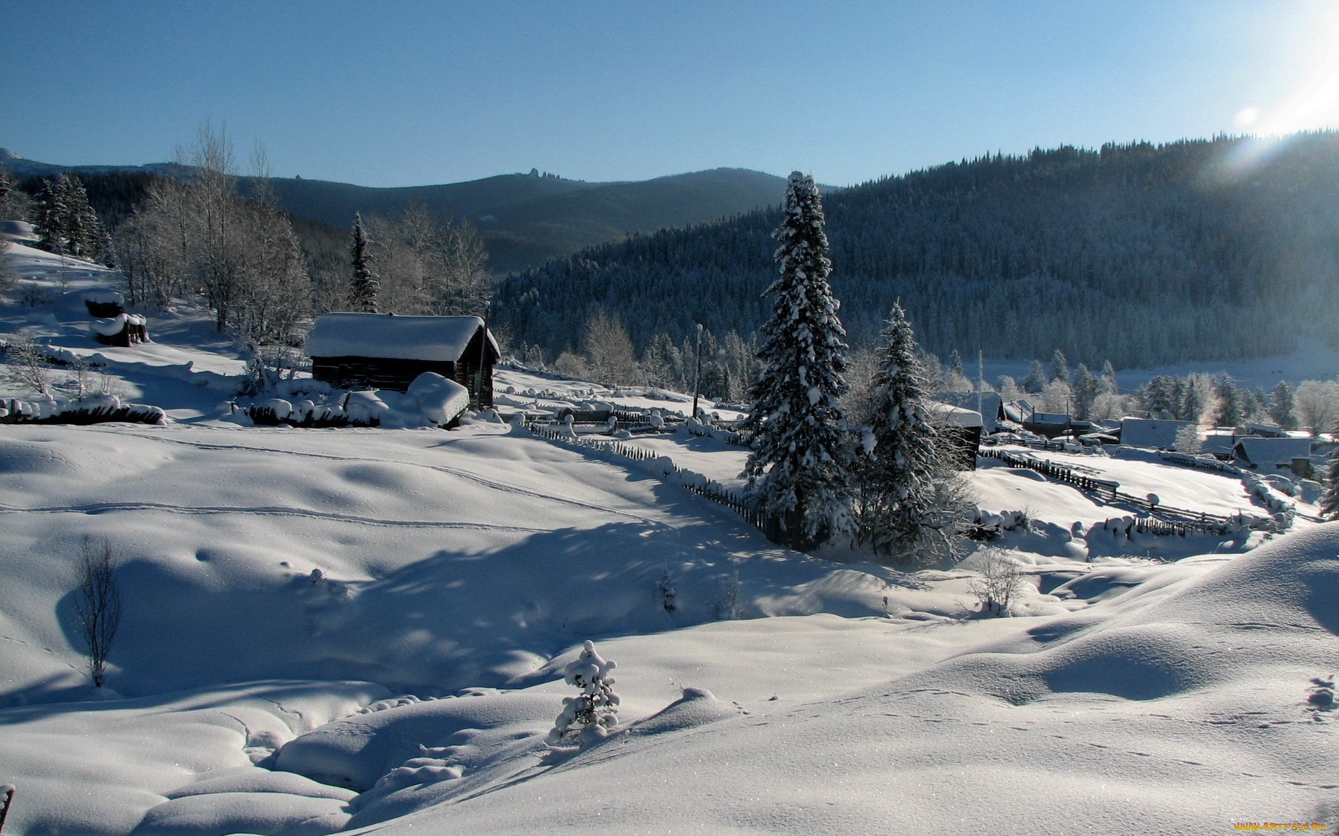 природа, зима, пейзаж, деревья, домики, деревня, снег, ели, горы