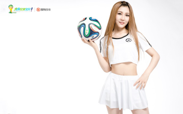 Картинка спорт футбол бразилия улыбка чемпионат мира мяч взгляд девушка азиатка