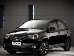 Картинка автомобили toyota hatchback 2014г etios platinum темный