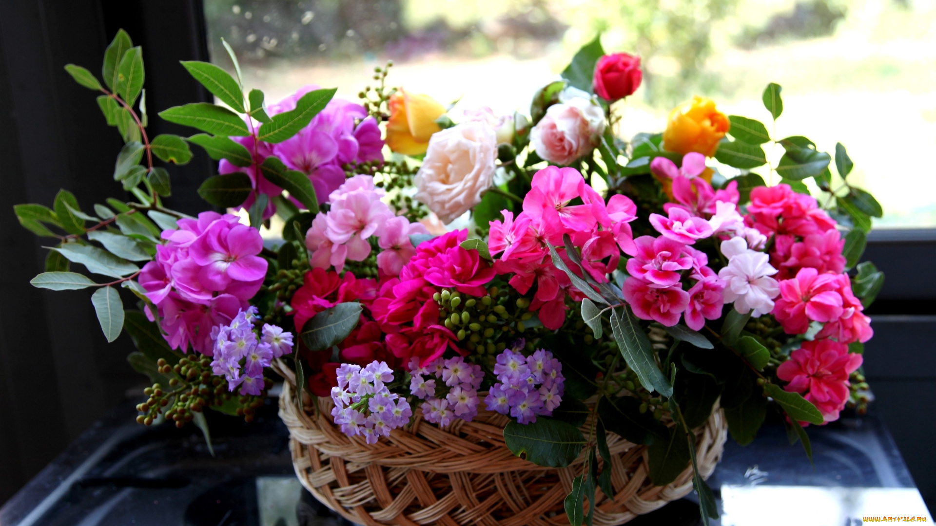 цветы, букеты, композиции, корзинка, герань, вербена, розы