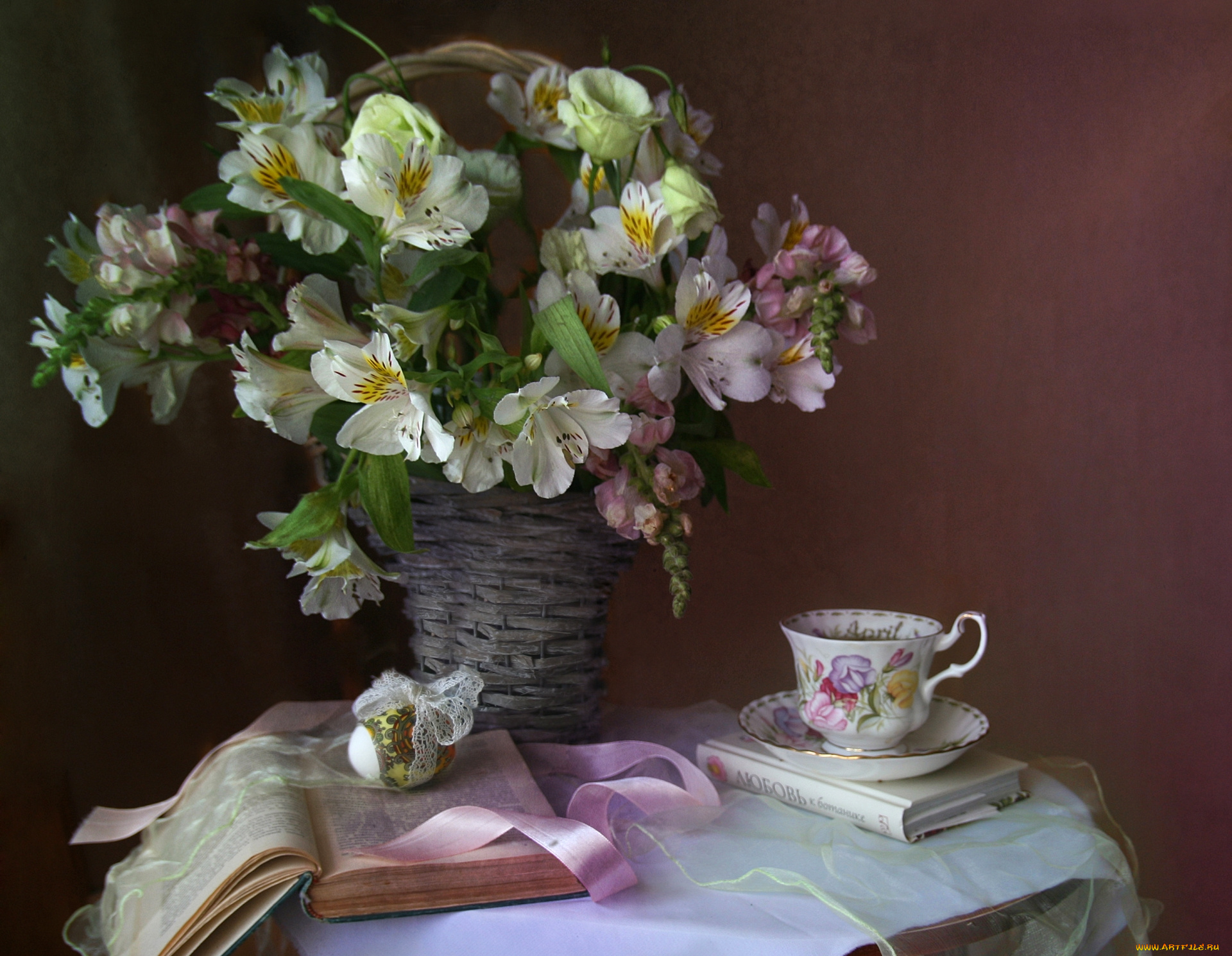 цветы, альстромерия, букет, книга, чашка