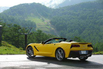 обоя автомобили, corvette, желтый, с7, 2013г, jp-spec, convertible, stingray, chevrolet