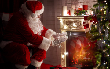 Картинка праздничные дед+мороз +санта+клаус елка санта камин свечи