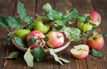 Картинка еда Яблоки плоды листья