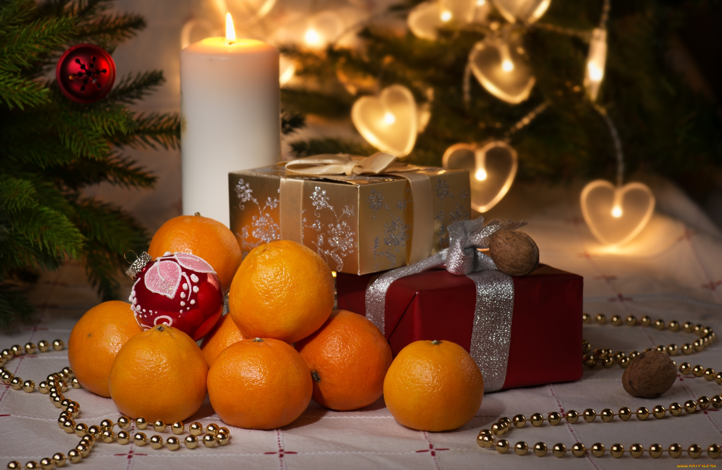 праздничные, угощения, игрушки, коробки, подарки, мандарины, свеча, праздник, ель