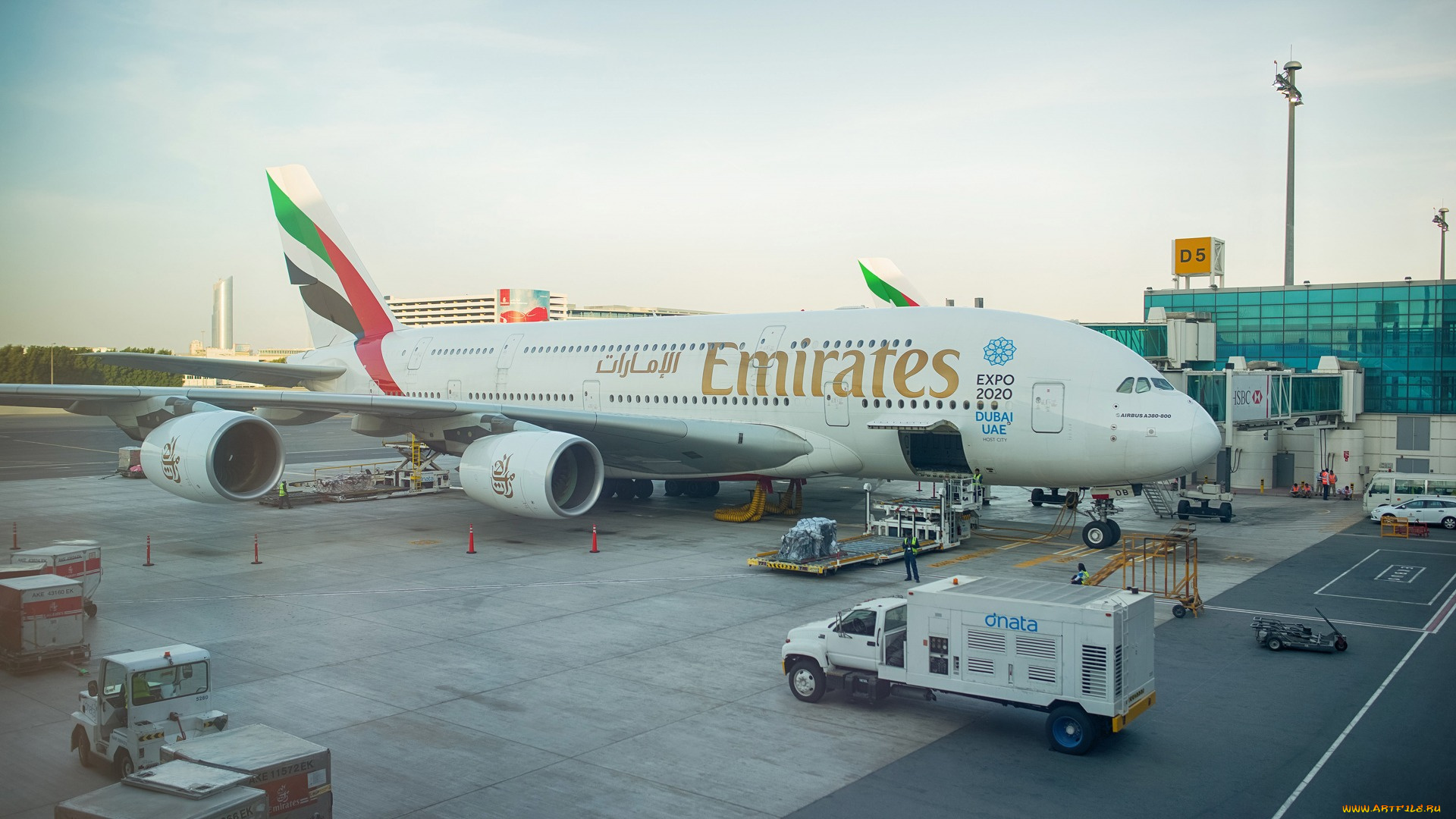 airbus, a380-800, emirates, авиация, пассажирские, самолёты, самолет, аэродром, техника