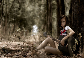 Картинка музыка -+другое гитара девушка трава