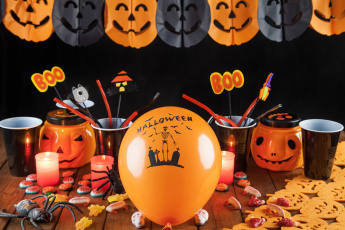 Картинка праздничные хэллоуин стаканы гирлянда праздник тыква свечи мармелад пауки