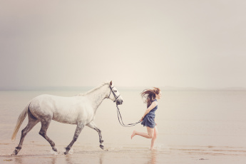 Картинка девушки -unsort+ рыжеволосые+и+другие море конь девушка
