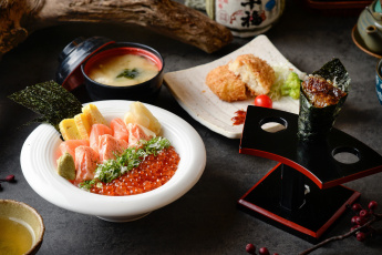 Картинка еда рыба +морепродукты +суши +роллы суп икра сервировка