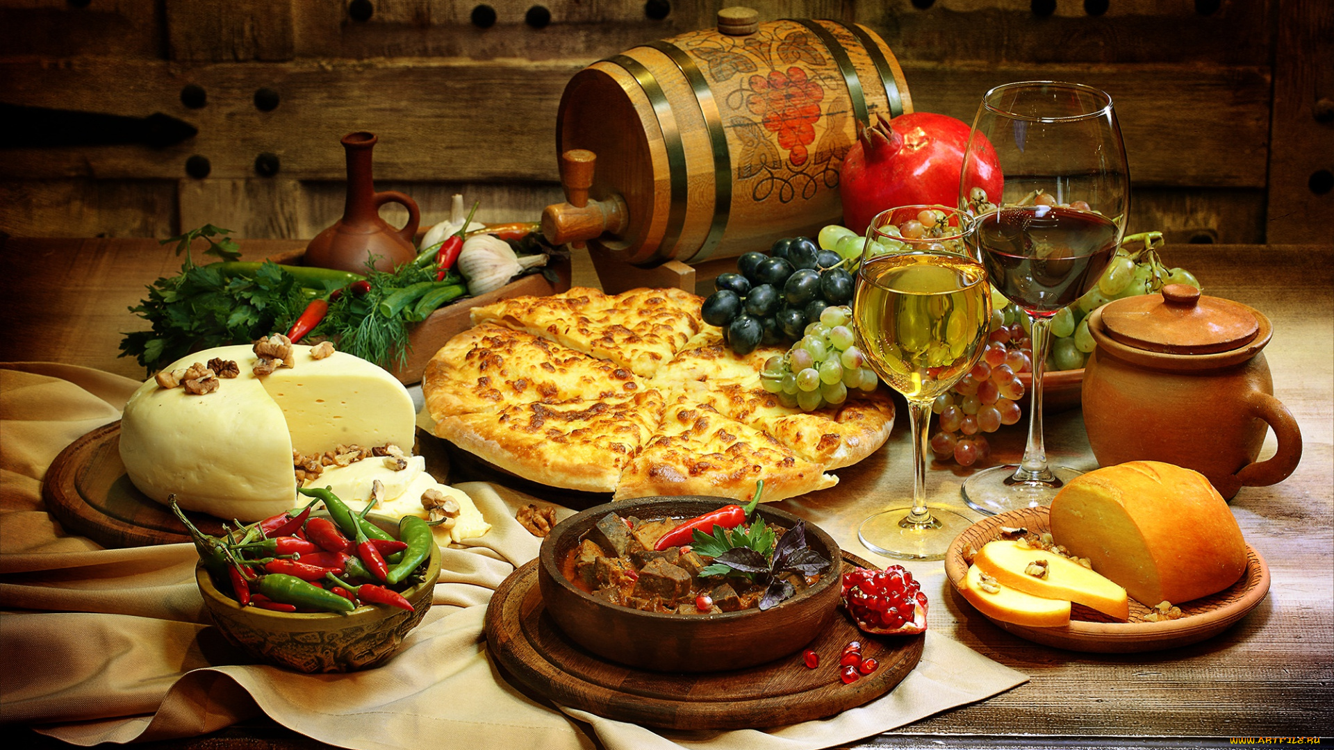 еда, пицца, гранат, овощи, вино, хачапури, бокалы, виноград, сыр, зелень, ассорти, бочонок, блюда, перец, стол