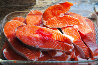 Картинка еда рыба морепродукты суши роллы лосось куски