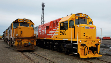 обоя kiwirail dft 7295 and dxc 5520 locomotives, техника, локомотивы, дорога, железная, локомотив, рельсы
