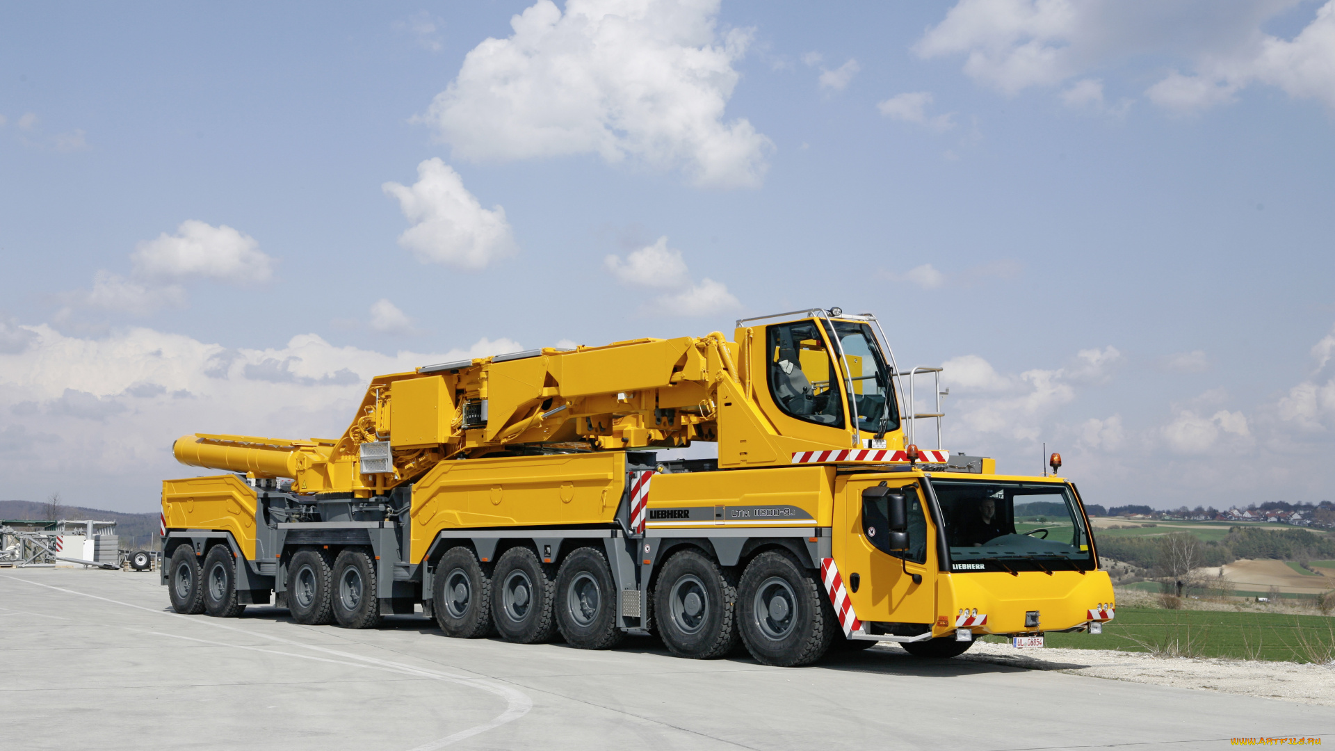 Большие автокраны. Кран Liebherr LTM 11200.