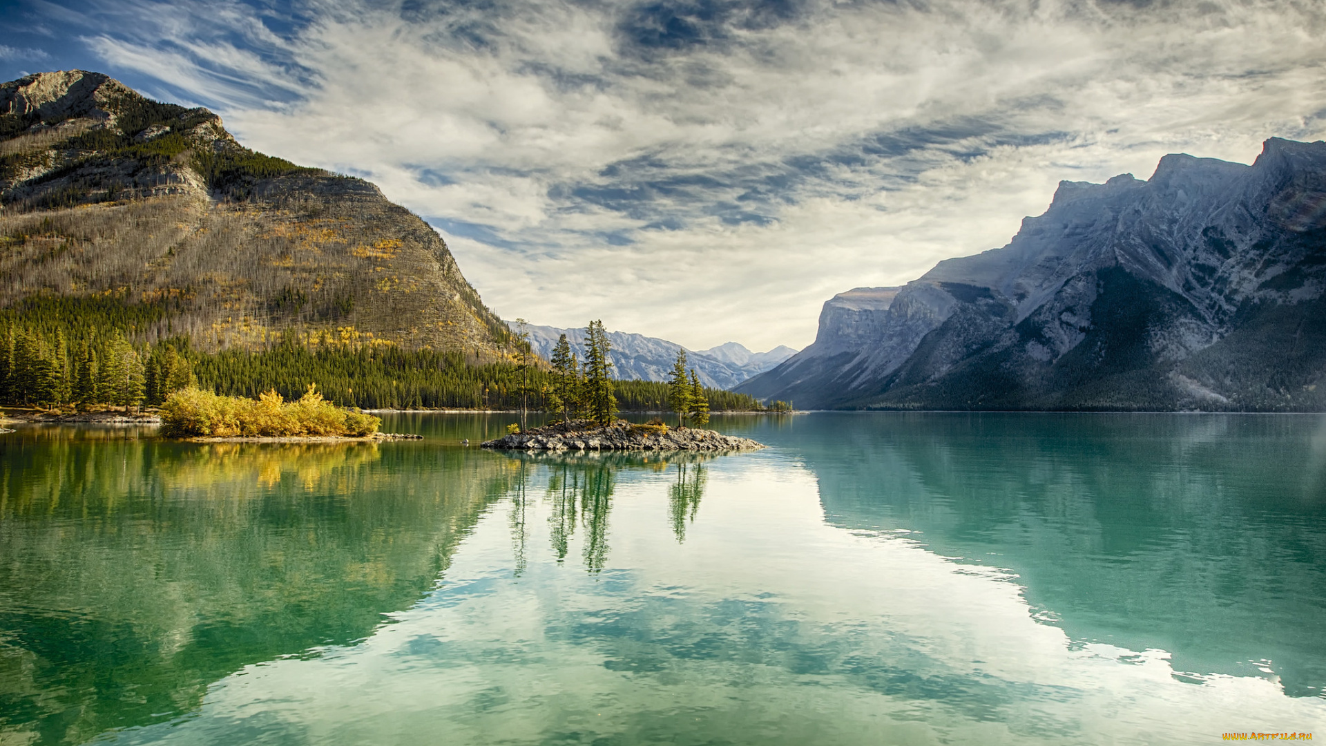 природа, реки, озера, озеро, канада, альберта, пейзаж, остров, осень, banff, national, park, деревья, горы, минневанка