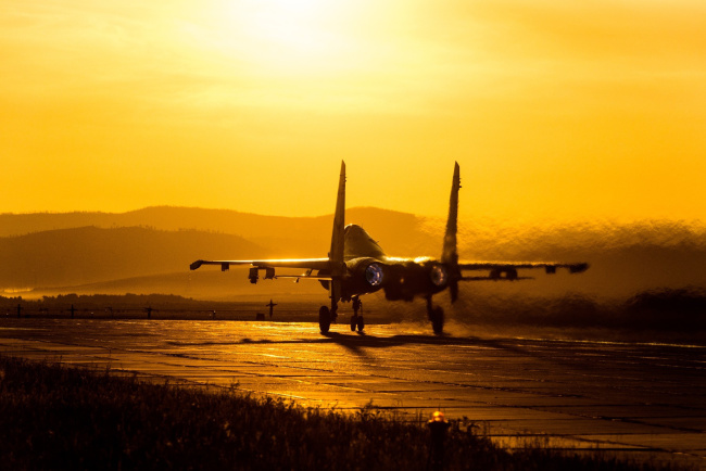 Обои картинки фото су-27, авиация, авиационный пейзаж, креатив, су27, военная, аэродром, красота