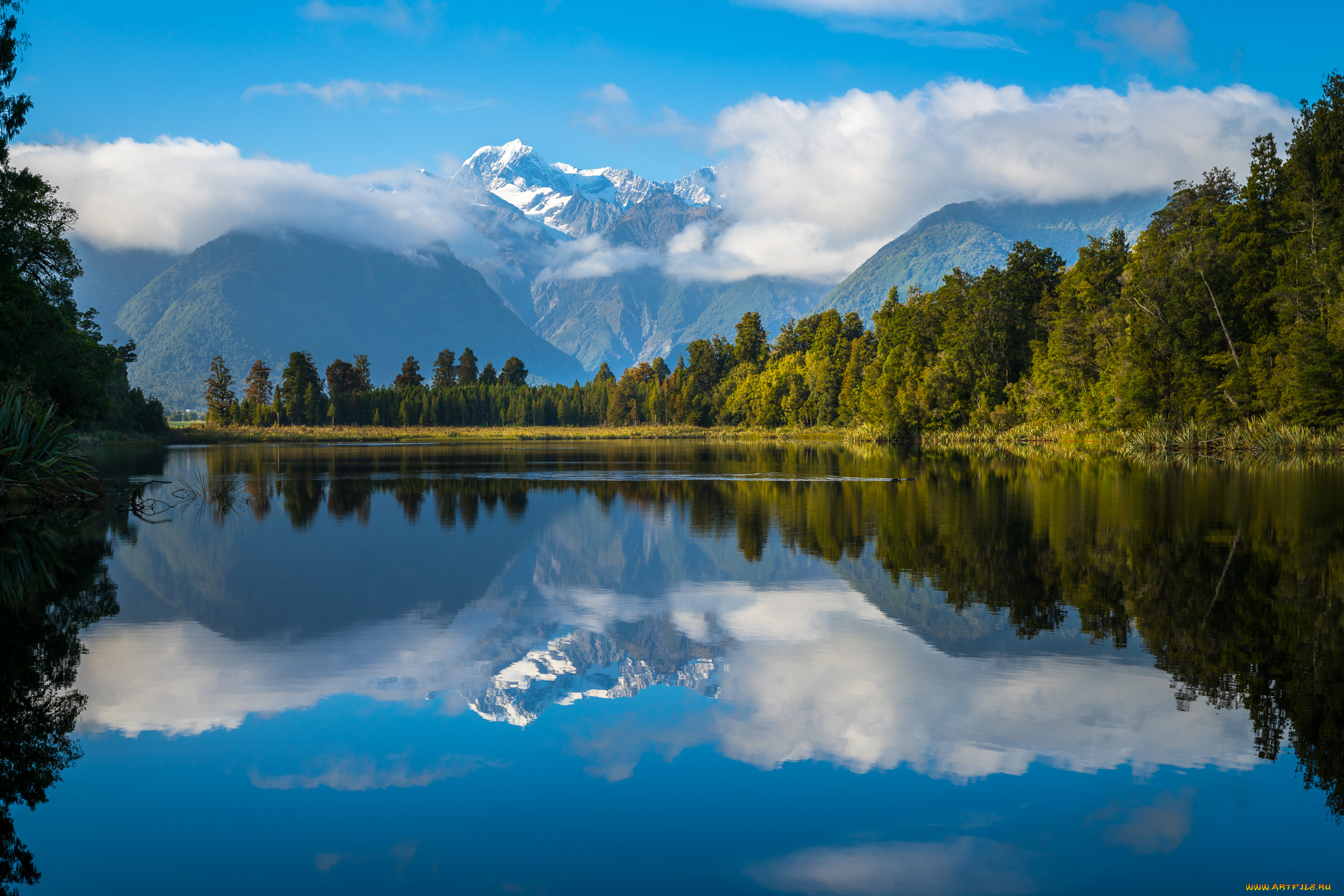 Mountain water. Озеро Мэтисон новая Зеландия. Озеро Мэдисон новая Зеландия. Озеро Мэдсон новая Зеландия. Озеро Мэтисон новая Зеландия обои.