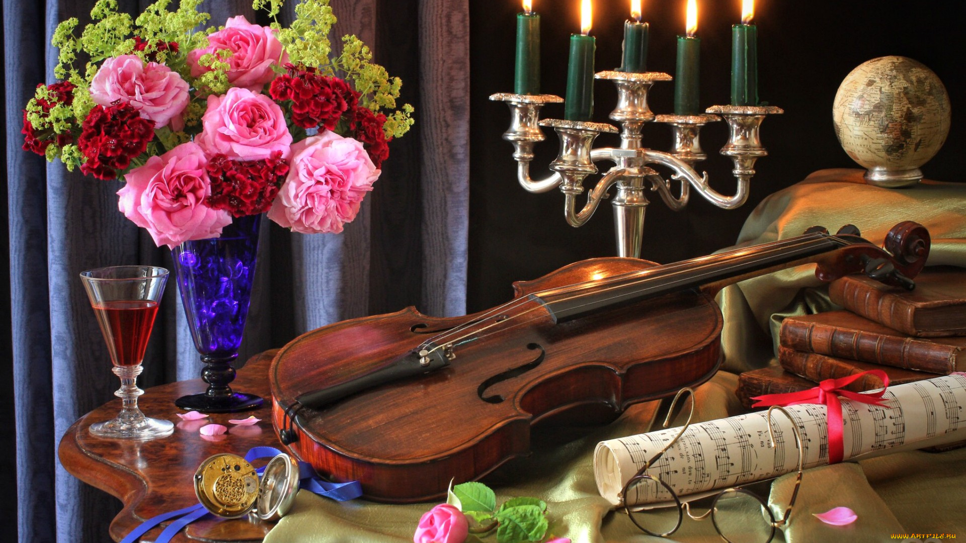 музыка, -музыкальные, инструменты, натюрморт, букет, розы, ноты, скрипка, очки, бокал, свечи, часы, глобус, книги