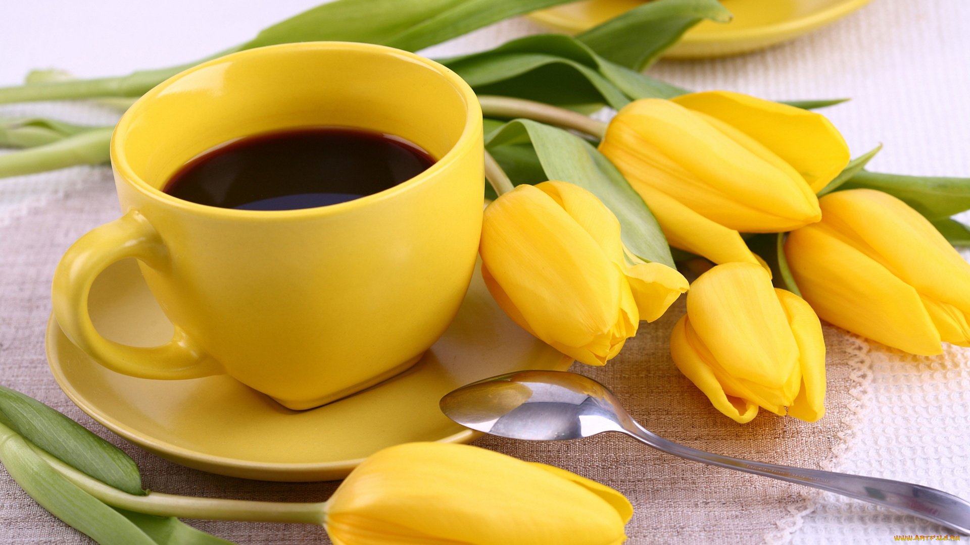 еда, кофе, , кофейные, зёрна, чашка, цветы, тюльпаны, yellow, flowers, tulips, coffee, cup, breakfast