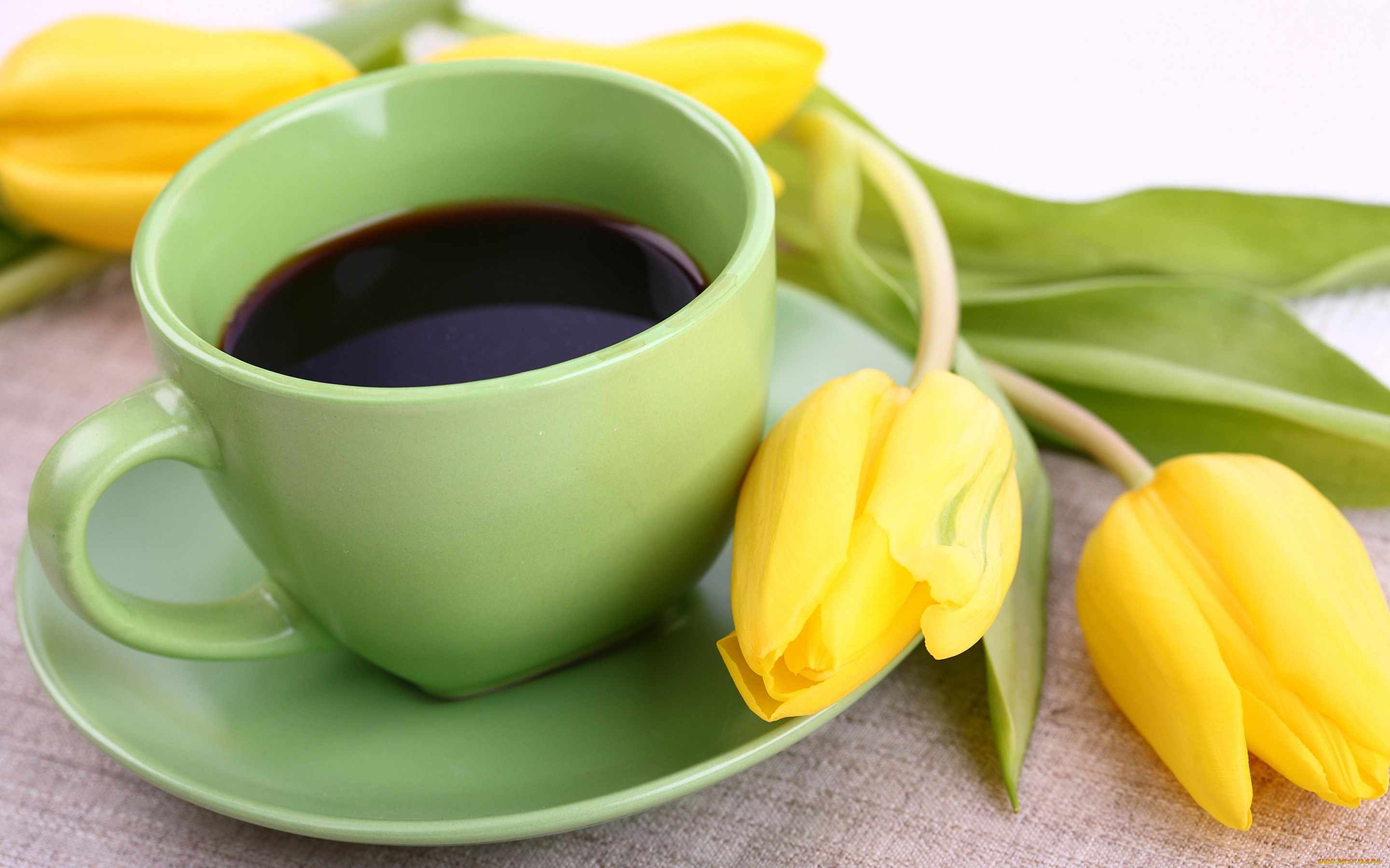еда, кофе, , кофейные, зёрна, yellow, цветы, тюльпаны, чашка, flowers, tulips, coffee, cup, breakfast
